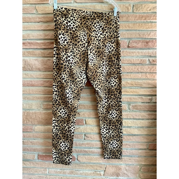 Leopard Print Leggings Stretch Is Comfort - Picture 2 of 4